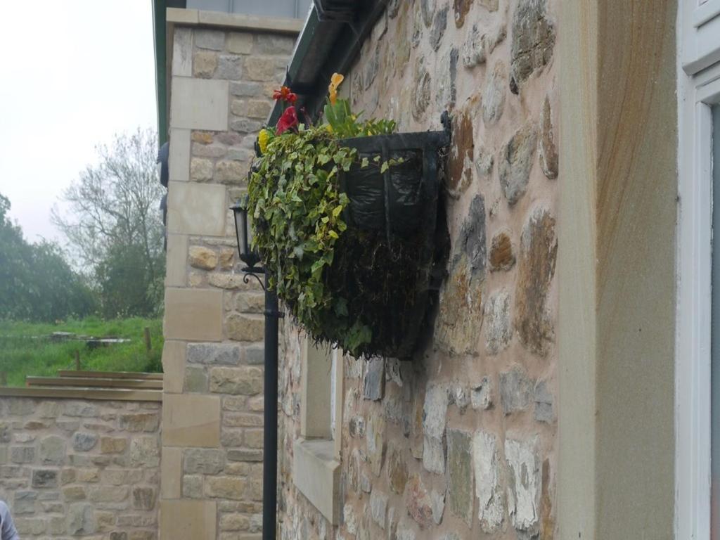 3 Millstones Inn West Bradford Exterior photo